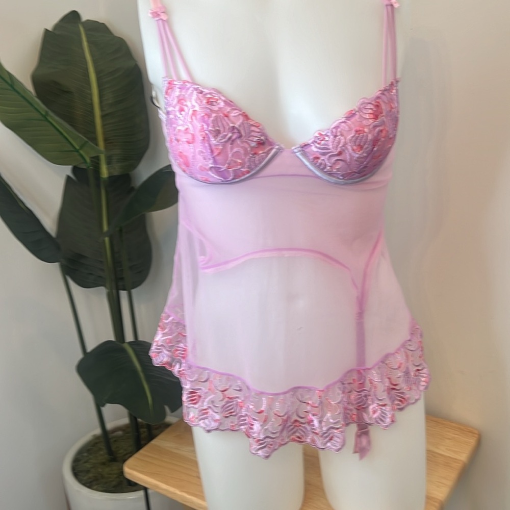 Fredricks vintage Sexy pink babydoll with built in guarder belts size …